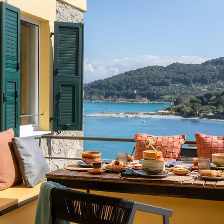 San Pietro Terrace By The Sea - Luxury Seafront Overlooking San Pietro Church Διαμέρισμα
