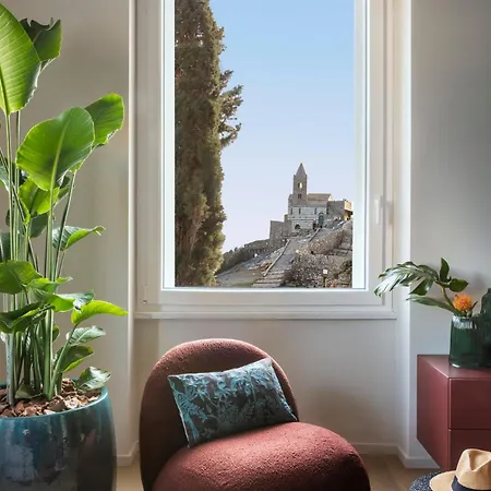 San Pietro Terrace By The Sea - Luxury Seafront Overlooking San Pietro Church Lejlighed