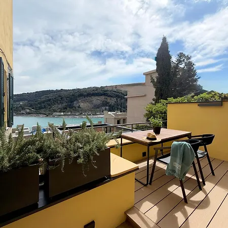 San Pietro Terrace By The Sea - Luxury Seafront Overlooking San Pietro Church Lejlighed *