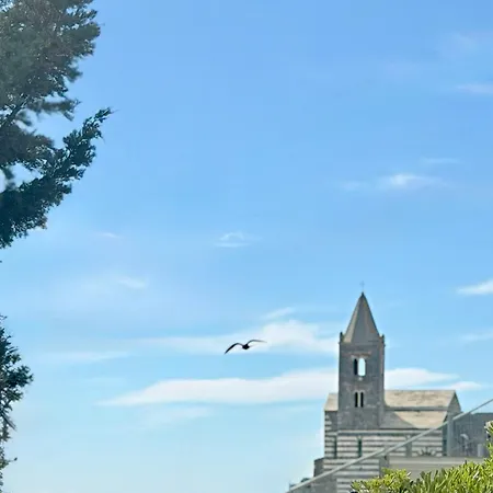 Lejlighed San Pietro Terrace By The Sea - Luxury Seafront Overlooking San Pietro Church *