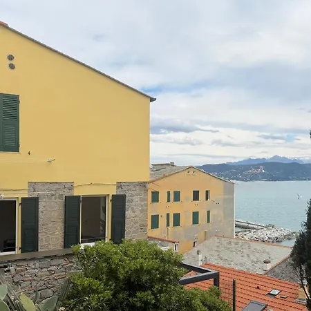 San Pietro Terrace By The Sea - Luxury Seafront Overlooking San Pietro Church Διαμέρισμα *